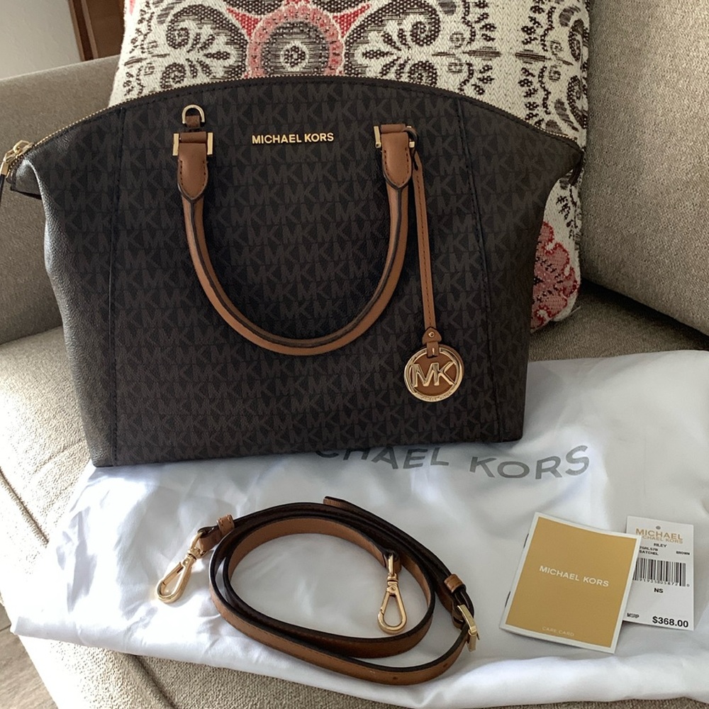 Michael Kors Large Signature Riley Satchel
